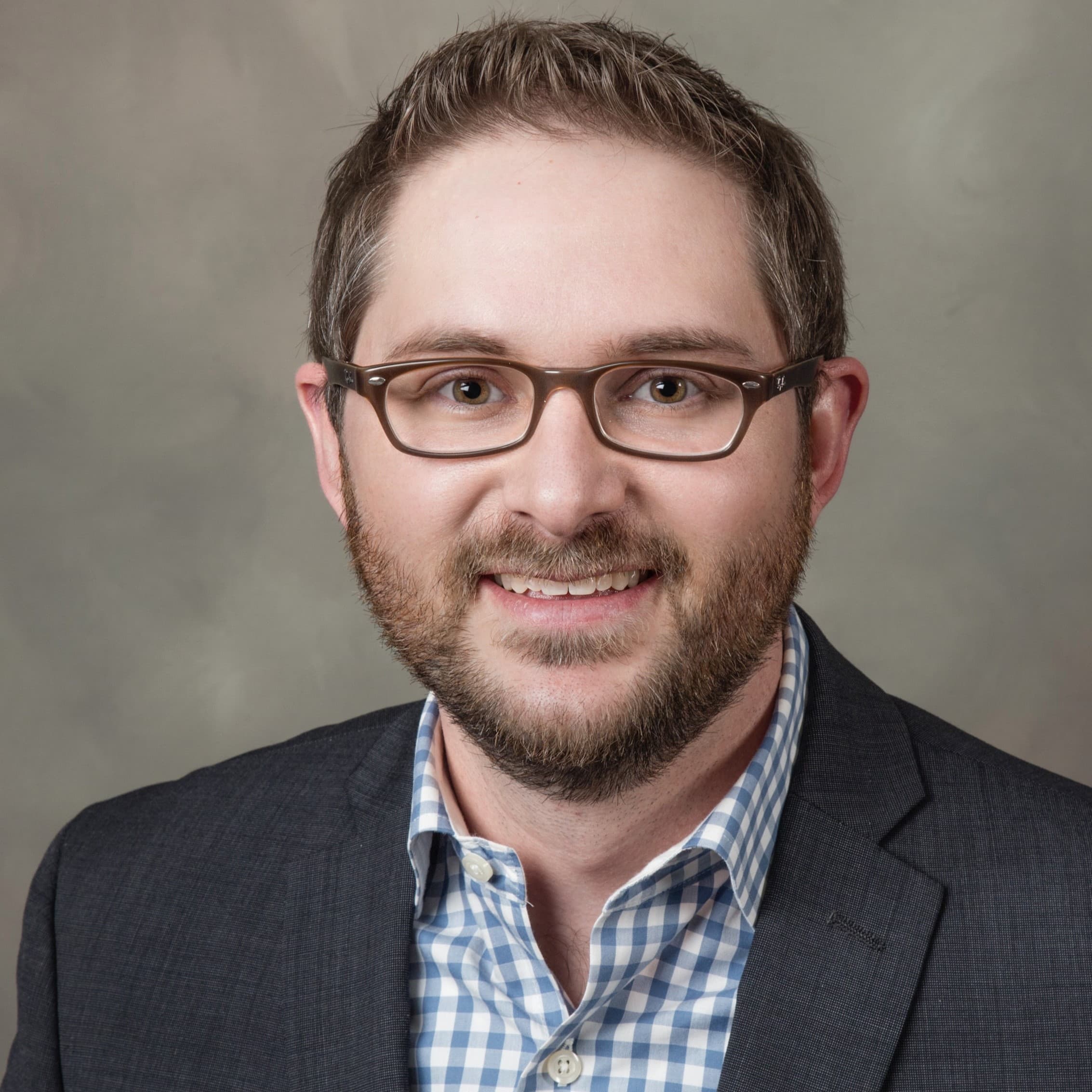 Professional portrait of Tom Omdal